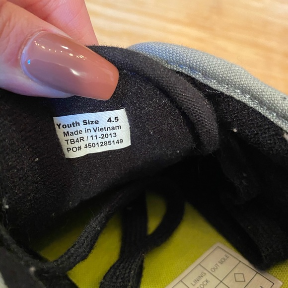 Vans - Picture 3 of 4